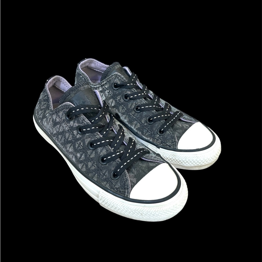 Women’s Converse Shoes